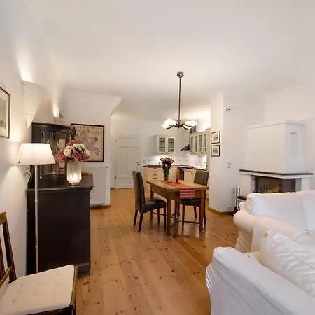 Gut Rattelvitz - Parterre Mitte Apartamento Gingst