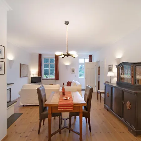 Gut Rattelvitz - Parterre Mitte Apartamento *