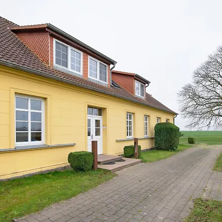 Gut Rattelvitz - Parterre Mitte Gingst